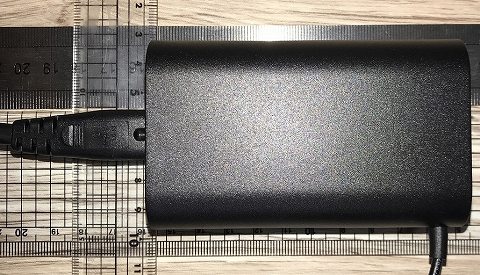 充電器・ACアダプターの大きさ 前面・背面