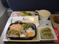 新しい機内食用食器