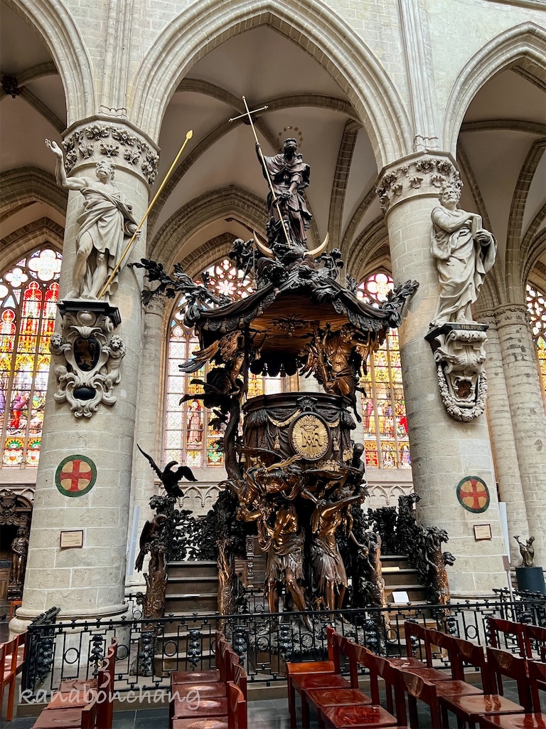 ベルギー/ブリュッセル】ブリュッセルの歴史と文化を象徴するサン