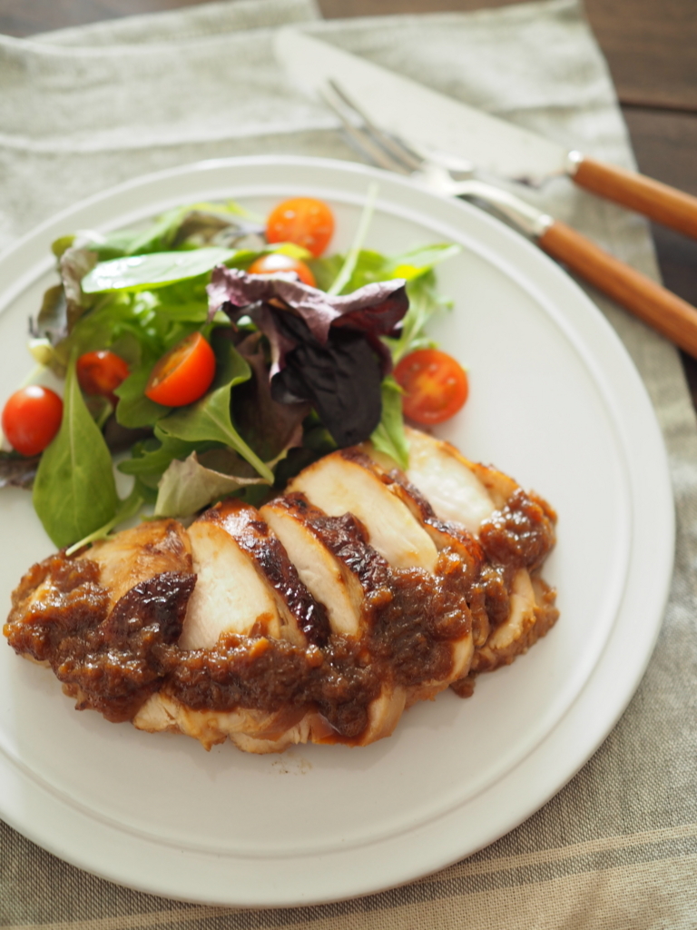 鶏むね肉をしっとり焼くのに使える 2つのもの とは 絶品甘辛ソースの フライパンローストチキン メシ通 ホットペッパーグルメ