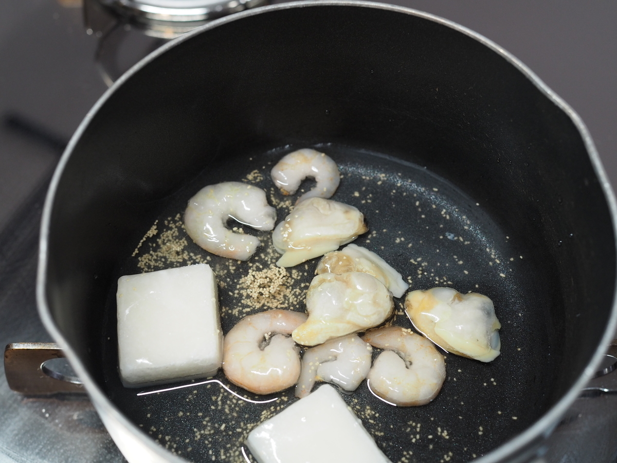 タンパク質もいい感じ 豆乳と冷凍シーフードミックスの 明太豆乳スープごはん で美味しく温まりたい 北嶋佳奈 メシ通 ホットペッパーグルメ