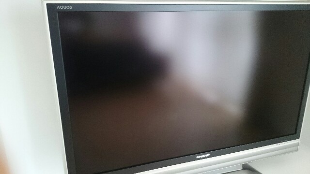 テレビの液晶画面を100均のアレだけで掃除する簡単な方法 ゆるラク シンプルライフ