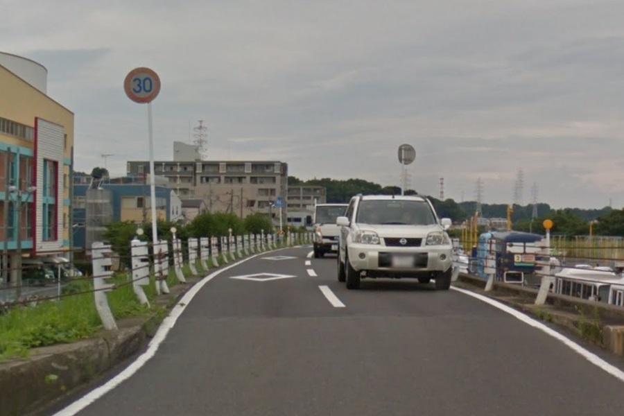 神奈川県道140号 鶴見川右岸の 自転車道 にしか見えない2車線道路 本編 神奈川発 みち のブログ