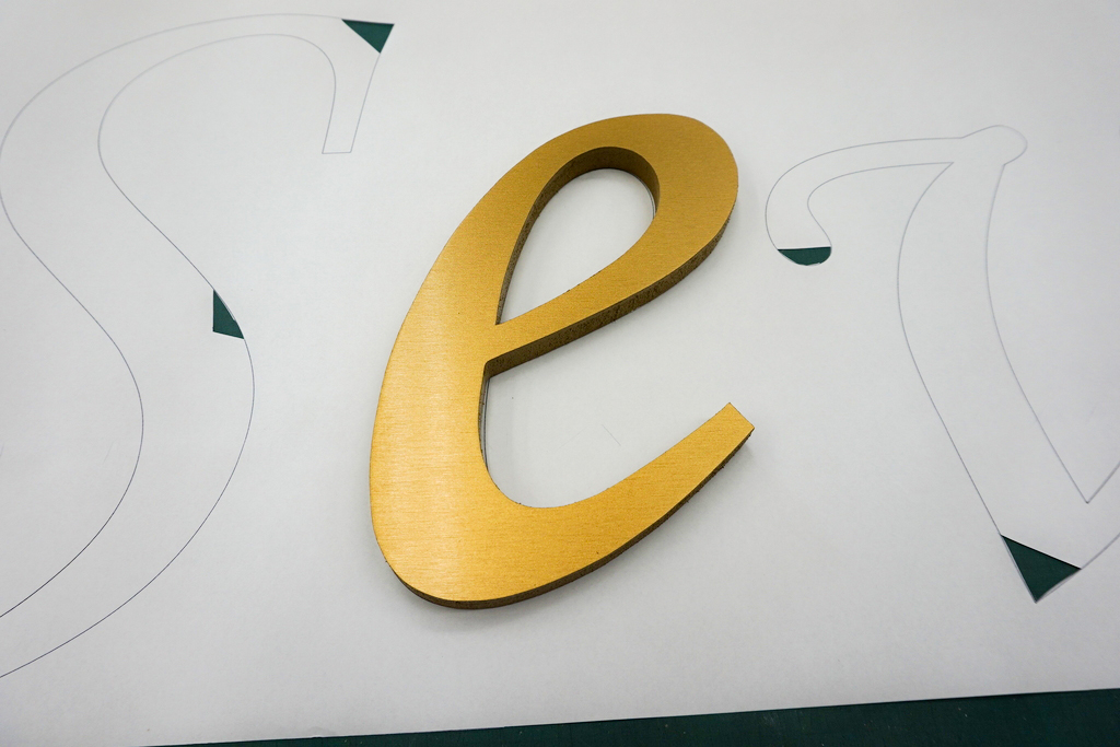 金属風カルプ文字