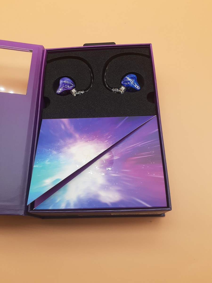 qdc Uranus 有線イヤホン qdc Uranus」 圧倒的な美しさとバランスが良く心地良いサウンド