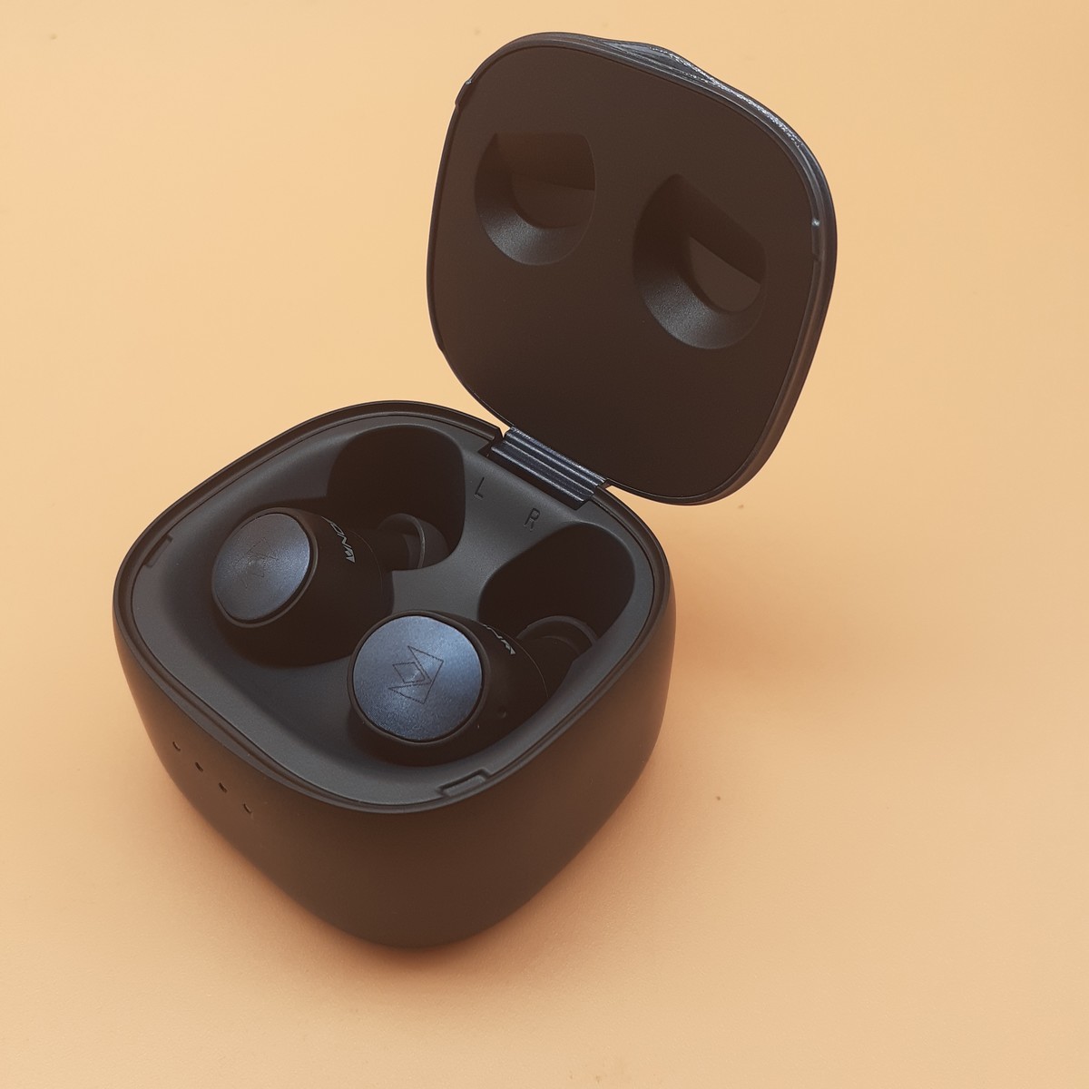 Noble Audio Falcon 2
