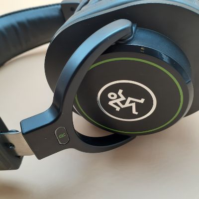 Mackie MC-100 Mackie MC-100
