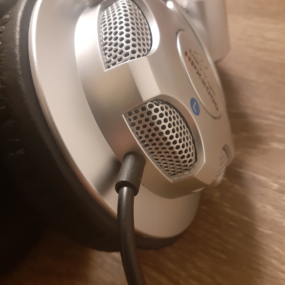 Behringer HPX2000