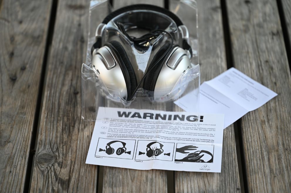 (Monitor Headphones Review) Behringer HPS3000 Monitor headphones with