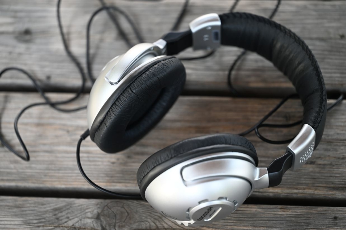 (Monitor Headphones Review) Behringer HPS3000 Monitor headphones with