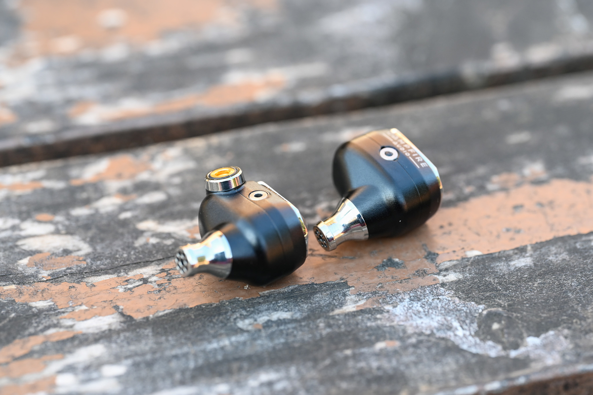 Astell & Kern × Campfire Audio Pathfinder