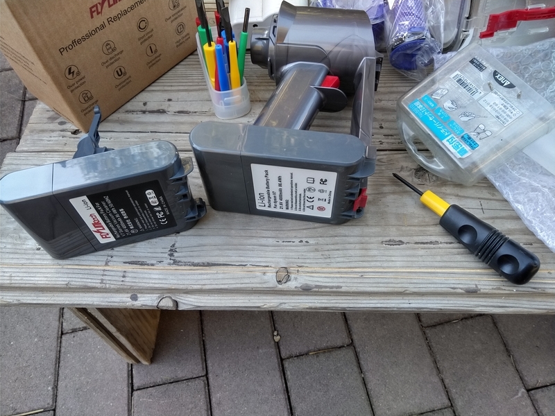 ダイソンV7マットレス掃除機のバッテリーを再度交換 - 俺の缶詰、何の味？