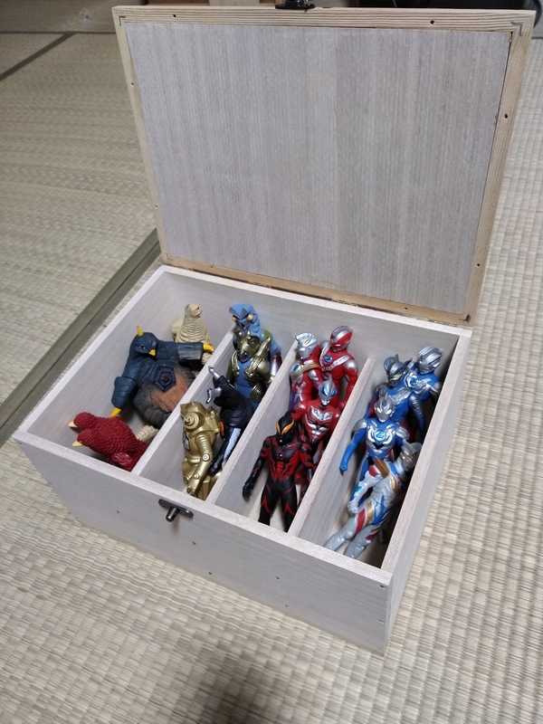 ウルトラ怪獣のソフビを入れる箱をつくるぞ その6 - 俺の缶詰