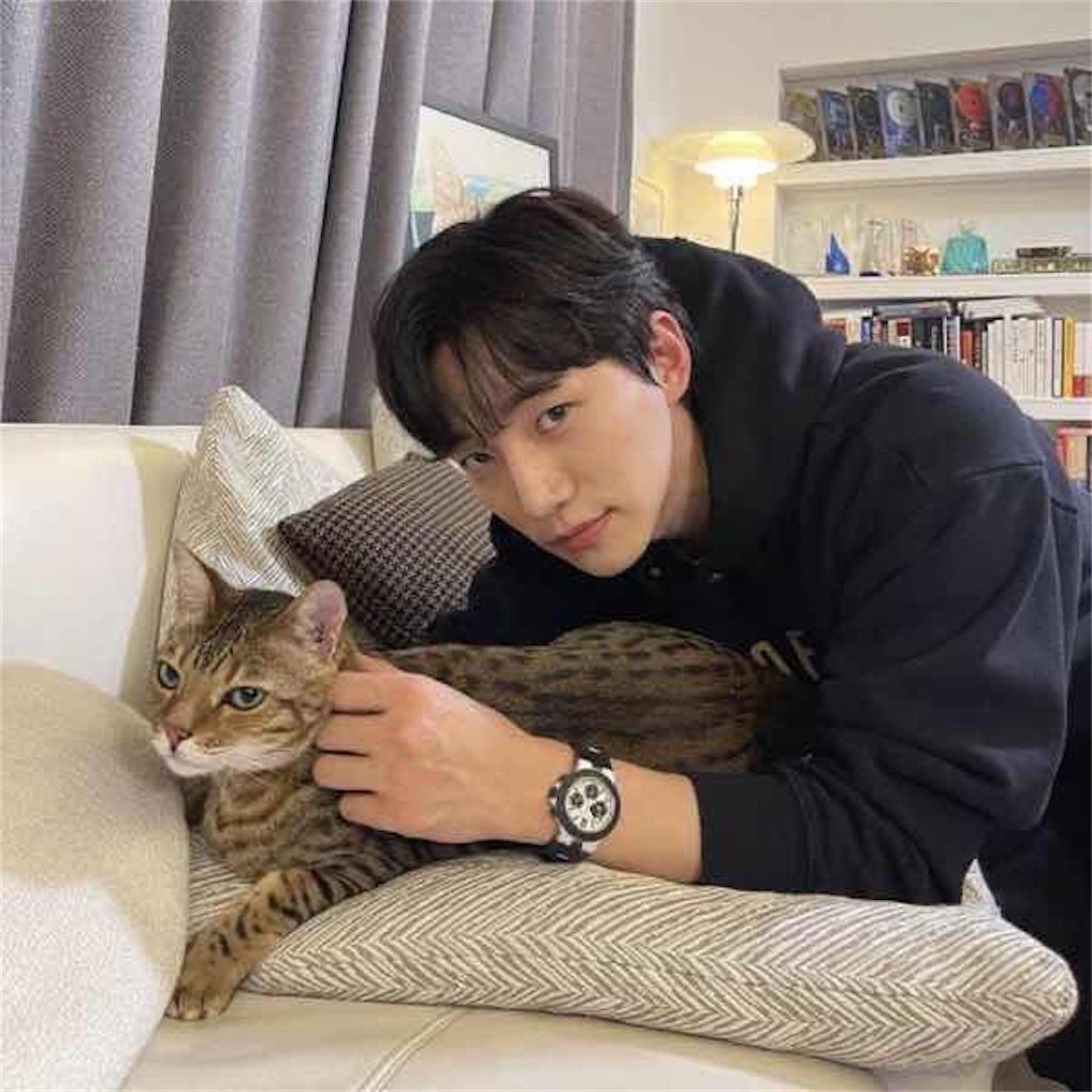 2PM ジュノと飼い猫