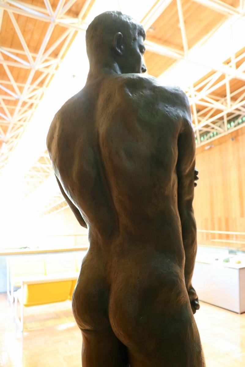 朝倉文夫《競技前》|接写画像(朝倉文夫記念館)