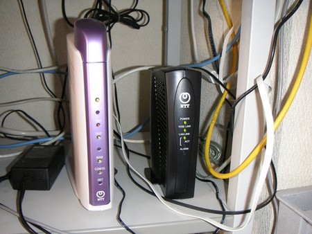 ひかり電話専用ルータとVDSLモデム