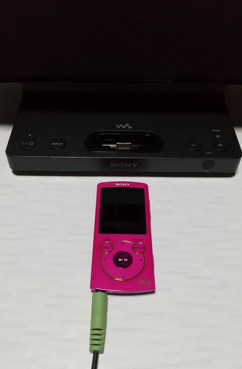 Sony Walkman NW-S764K ビビットピンクとアクティブスピーカー「SRS
