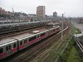 秋田駅の近くにて。電車がたくさん止まっています。