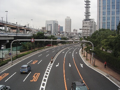 片側3車線 | 片側3車線で事故起こさない – ONPF