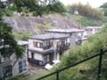 仙台市青葉区広瀬町。谷を埋めるようにして家が建っています。