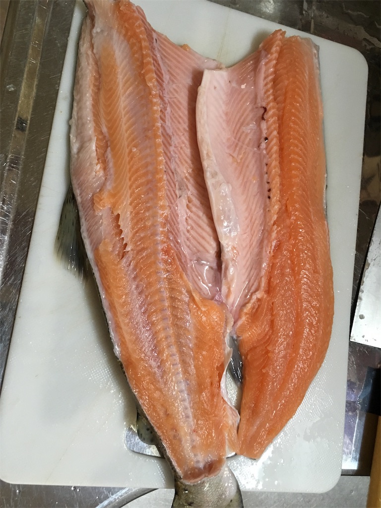 琵琶湖のお魚 琵琶湖のビワマス 大阪ええねん