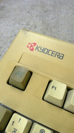 真っ黄色に黄ばんだレトロキーボードを新品同様に戻すことはできるのか Neutral Scent