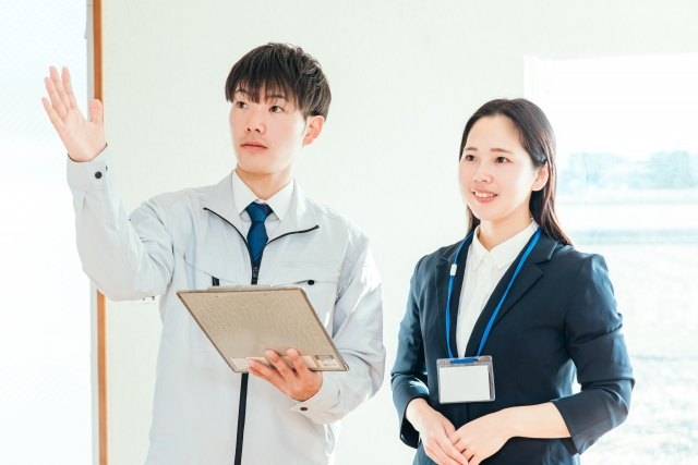 男女の仕事風景