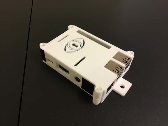 raspberry piフレームワーク上に構築されたAmbrosusの第一世代モバイルIoTセンサーハブ