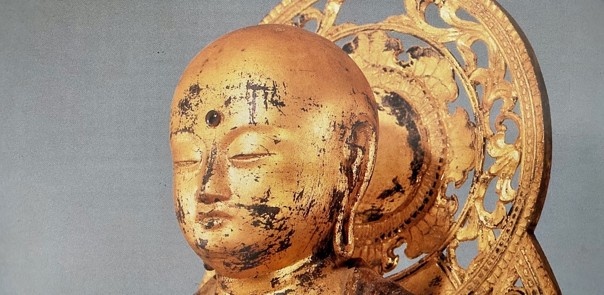 古代の金色の仏像 （黄楊彫刻『諸尊仏龕』 仏像【ポイント5