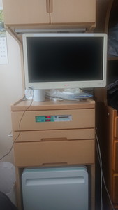 テレビの下のミニ冷蔵庫を使うのもテレビカードが必要でした