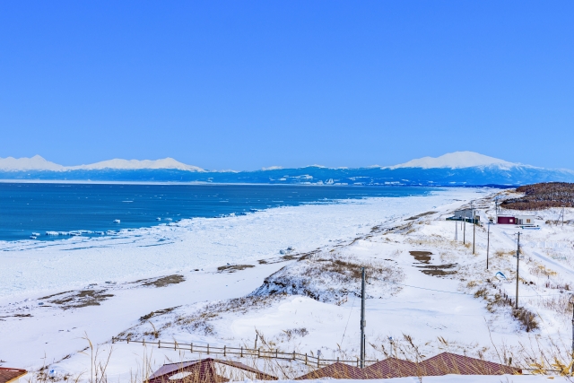フレトイ展望台からみた知床の全景 押し寄せる流氷