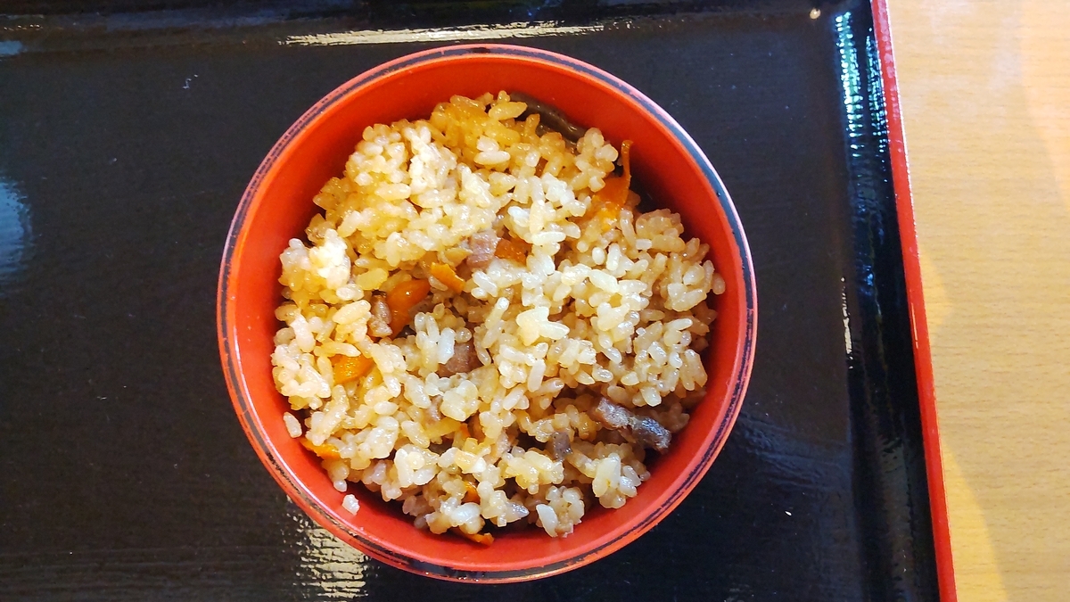 椿大社名物料理、鶏めし