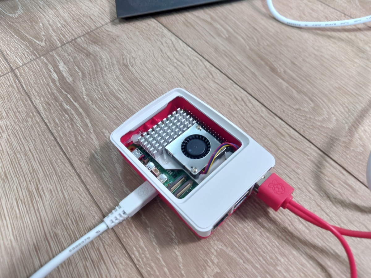 Raspberry Pi 5 コンプリートキットを組み立てた - スタジオおふとん