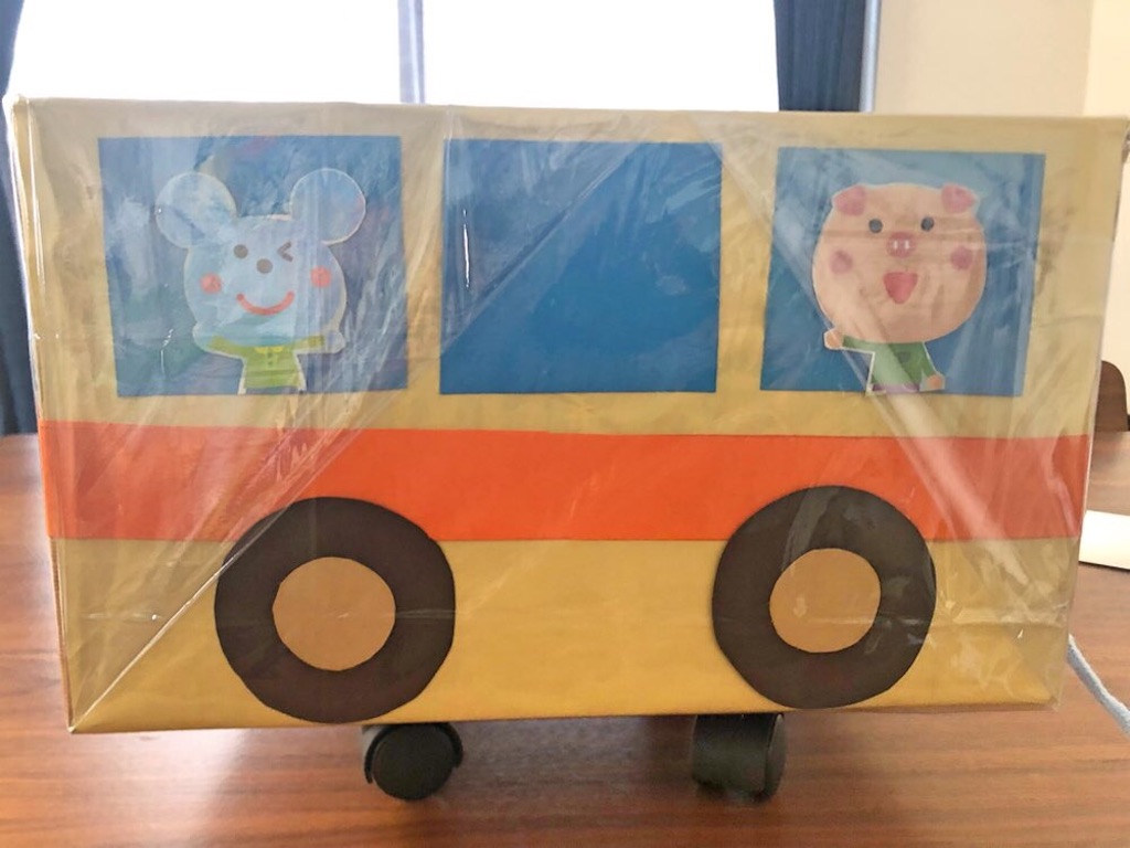手作りおもちゃ ダンボールで子供が乗れる 引っ張れる車を作ったよ かしまるブログ