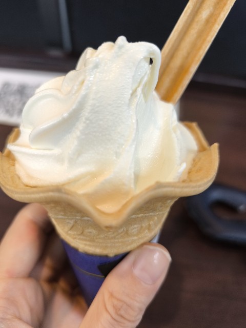 ミニストップでソフトクリーム(無料)を味わいました ミニストップでソフトクリーム(無料)を味わいました
