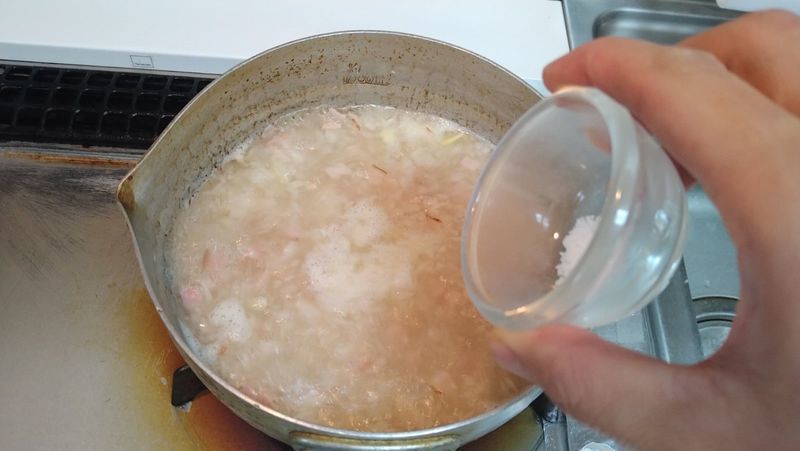 玉ねぎとベーコンのコンソメスープ_5