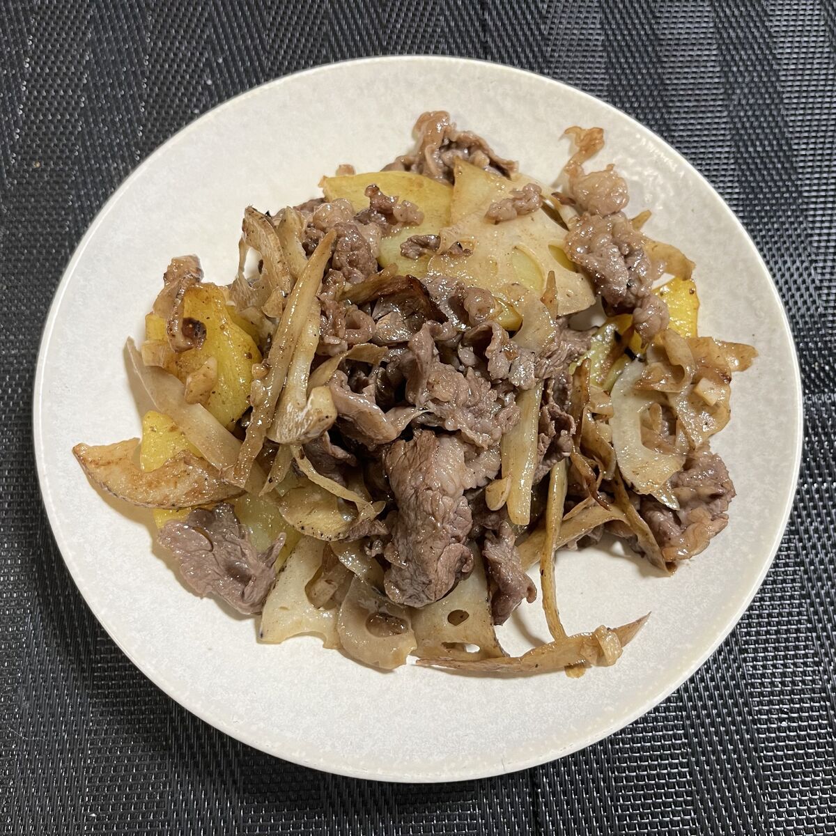 じゃがごぼれんこんと牛肉のオイスター炒め_完成