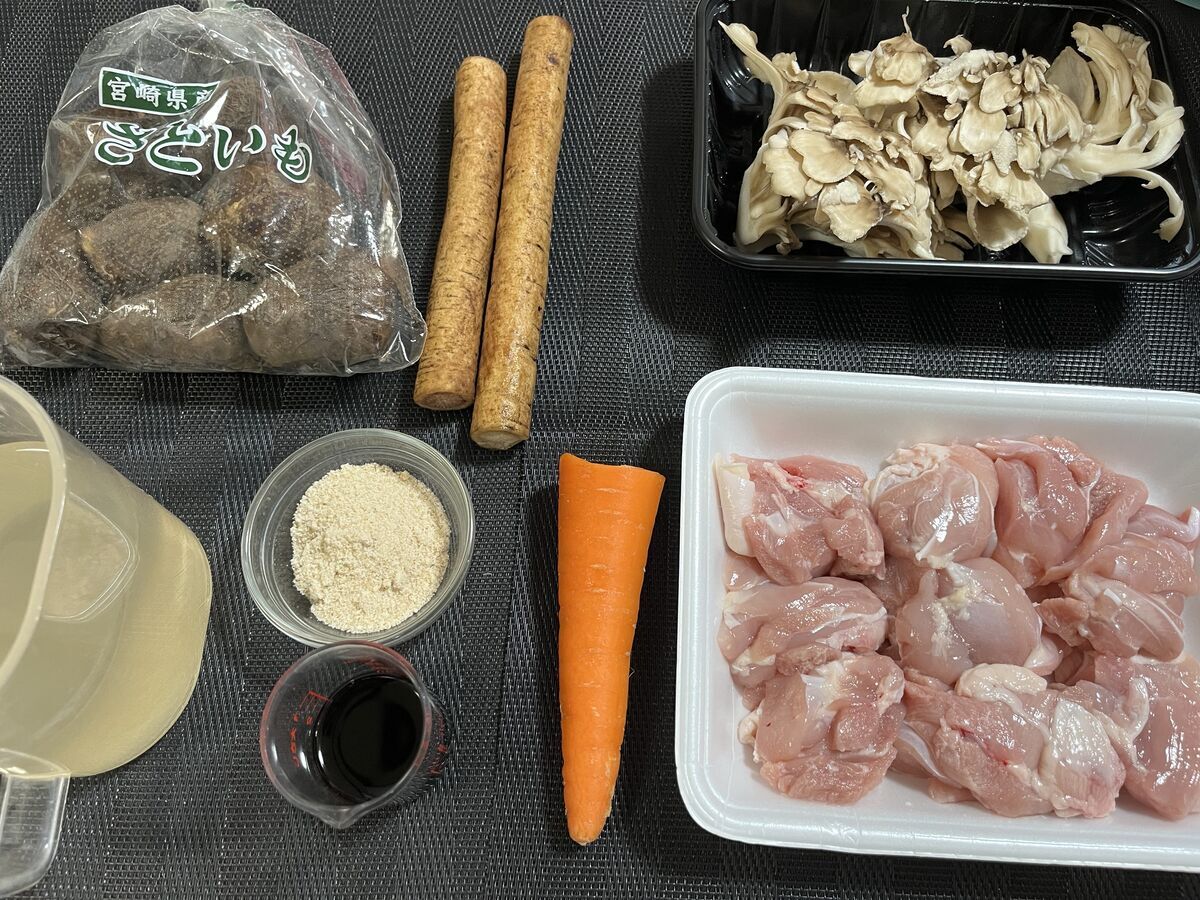 秋野菜と鶏肉の筑前煮風_材料