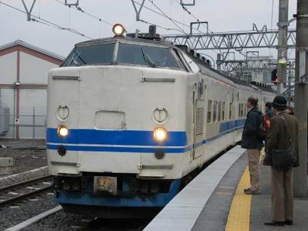 食パン顔のゲテモノ419系がだいすき！ - とれいん工房の汽車旅12ヶ月