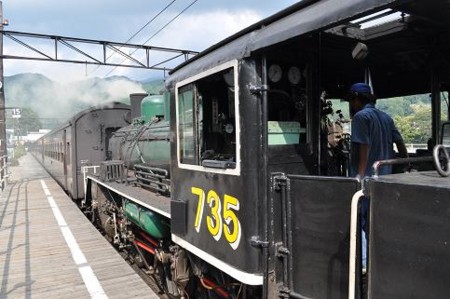 タイ国鉄塗色で9月になっても走っているC56-44のラストラン(?)と遭遇