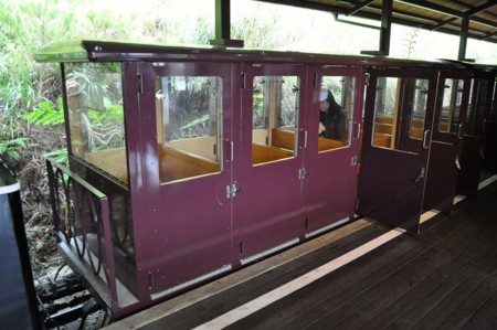沖縄唯一の2本足レールの鉄道「沖縄軽便鉄道」に乗る。 - とれいん