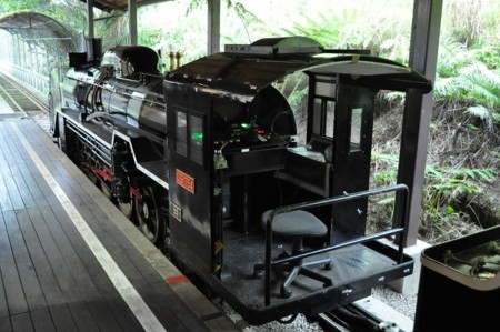 沖縄唯一の2本足レールの鉄道「沖縄軽便鉄道」に乗る。 - とれいん