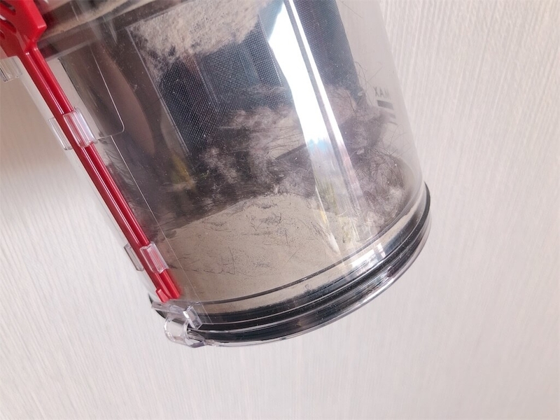 ダイソン掃除機CY25TH1回の掃除でとれたゴミの写真2