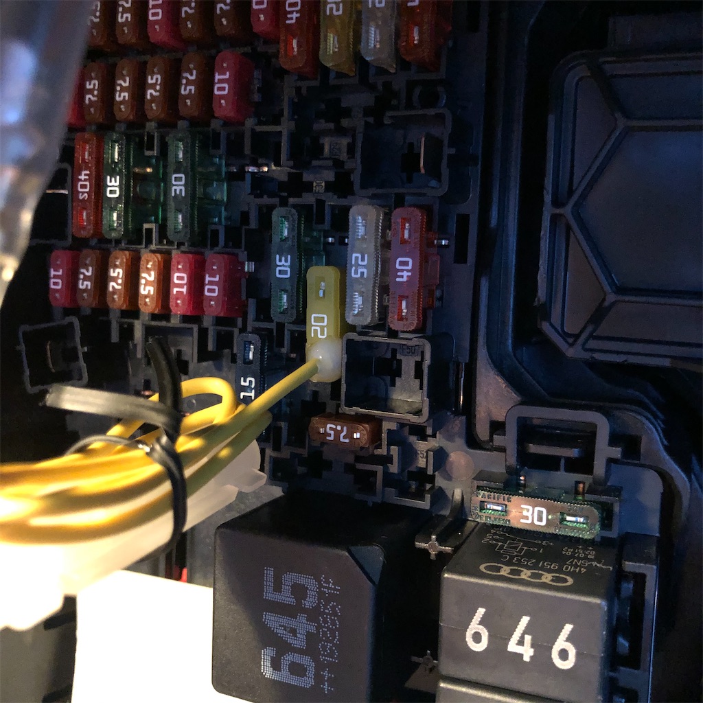 ゴルフ ヴァリアントへのドラレコ取り付けのための Acc 電源取り出し かたてわざ