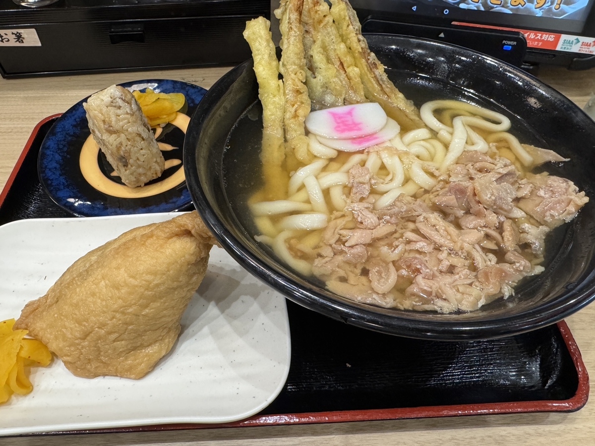 「SAKANAQUARIUM 2025 "怪獣"」北九州初日 資さんうどん