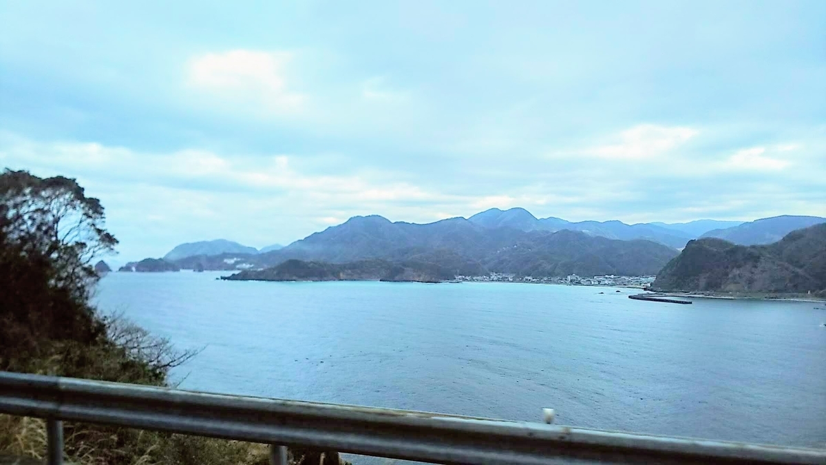 f:id:katayoku_no_hito:20190212101634j:plain f:id:katayoku_no_hito:20190212101634j:plain