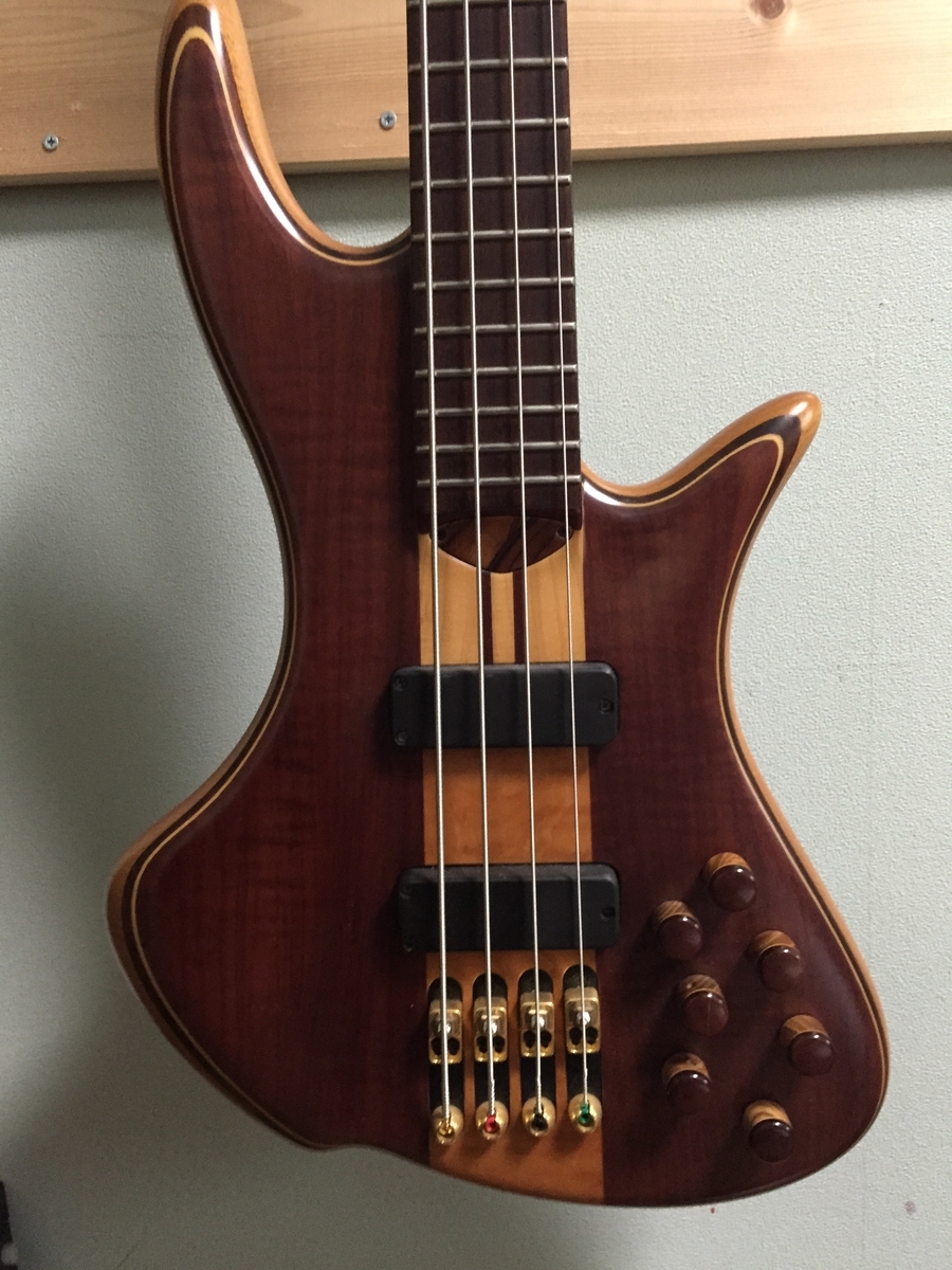 ダニエルフェルナンデス ベース Daniel Fernandez Luthier - ちょっと 