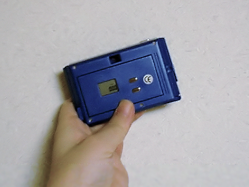 背面側のつくり。小さな液晶付き 背面側のつくり。小さな液晶付き