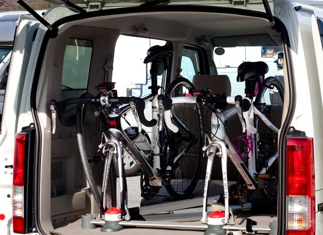 サイクリングのトランポ問題 部屋とレーパンと私