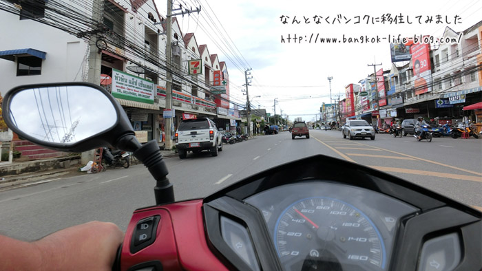 バイクから見るホアヒンの景色